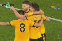 利物浦点球绝杀伯恩利，背后几大焦点：克尔凯兹半场被换非意外？